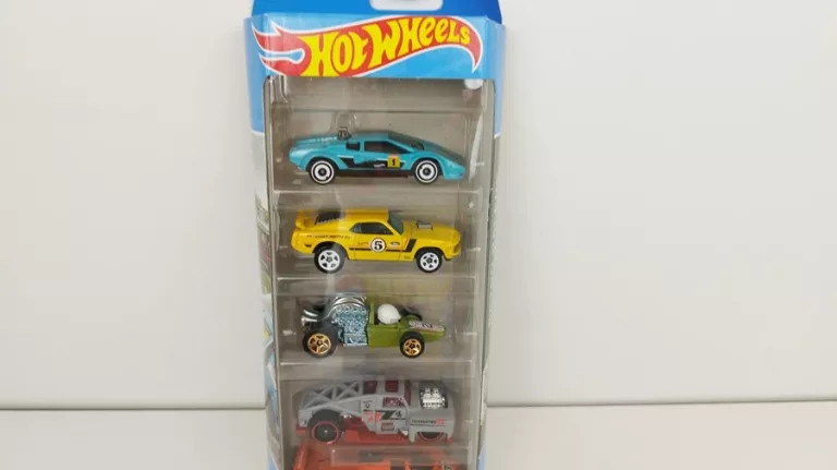 SAMOCHODY HOT WHEELS RETRO RACERS HTV50 5-PAK