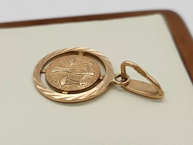 zlota-zawieszka-waga-261g585-kamien-17088-524288