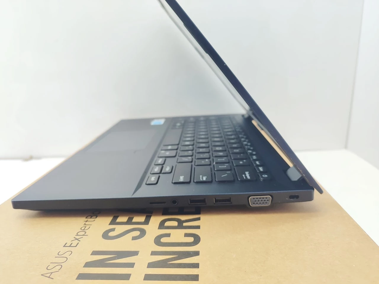 laptop-asus-expertbook-p2451fb-eb0018r-i3-8gb256gb-kod-producenta-p2451fb-eb0017r