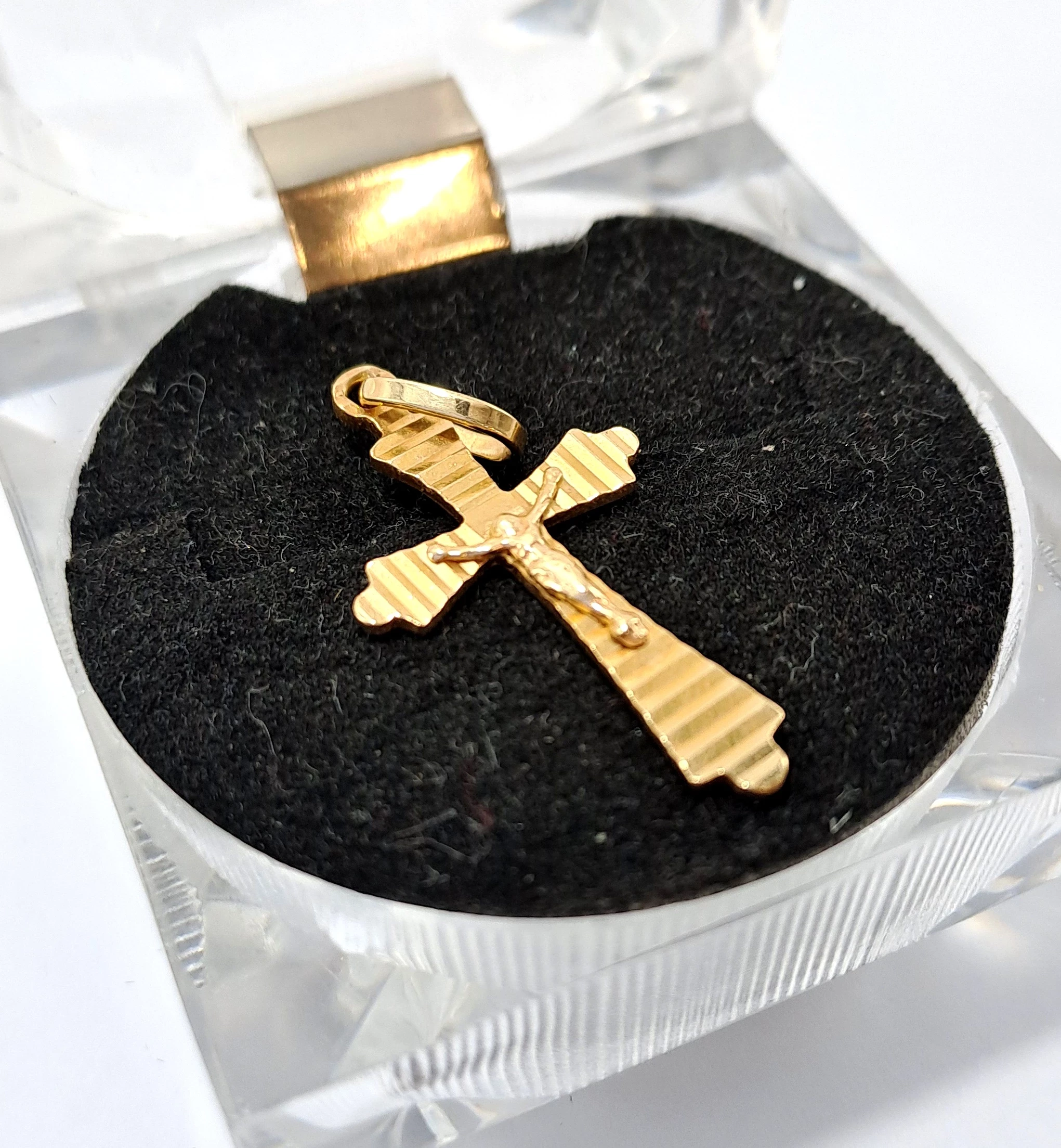 wyrob-jubilerski-uzywany-zloty-krzyzyk-585167g-koscielna-27a-gryfino-green