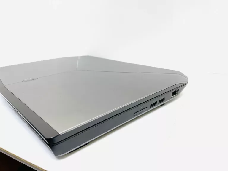 laptop-dell-alienware-15-p42f-16-gb-ram-2xssd-256gb-i7-gtx970m-przekatna-ekranu-1560