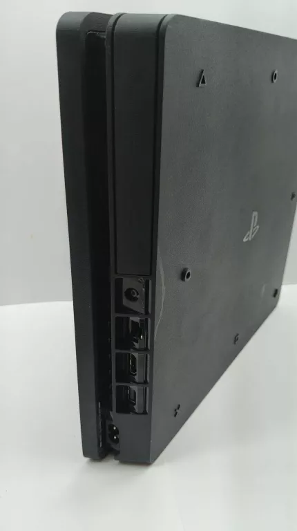 KONSOLA PS4 1TB (CUH-2216B) + PAD