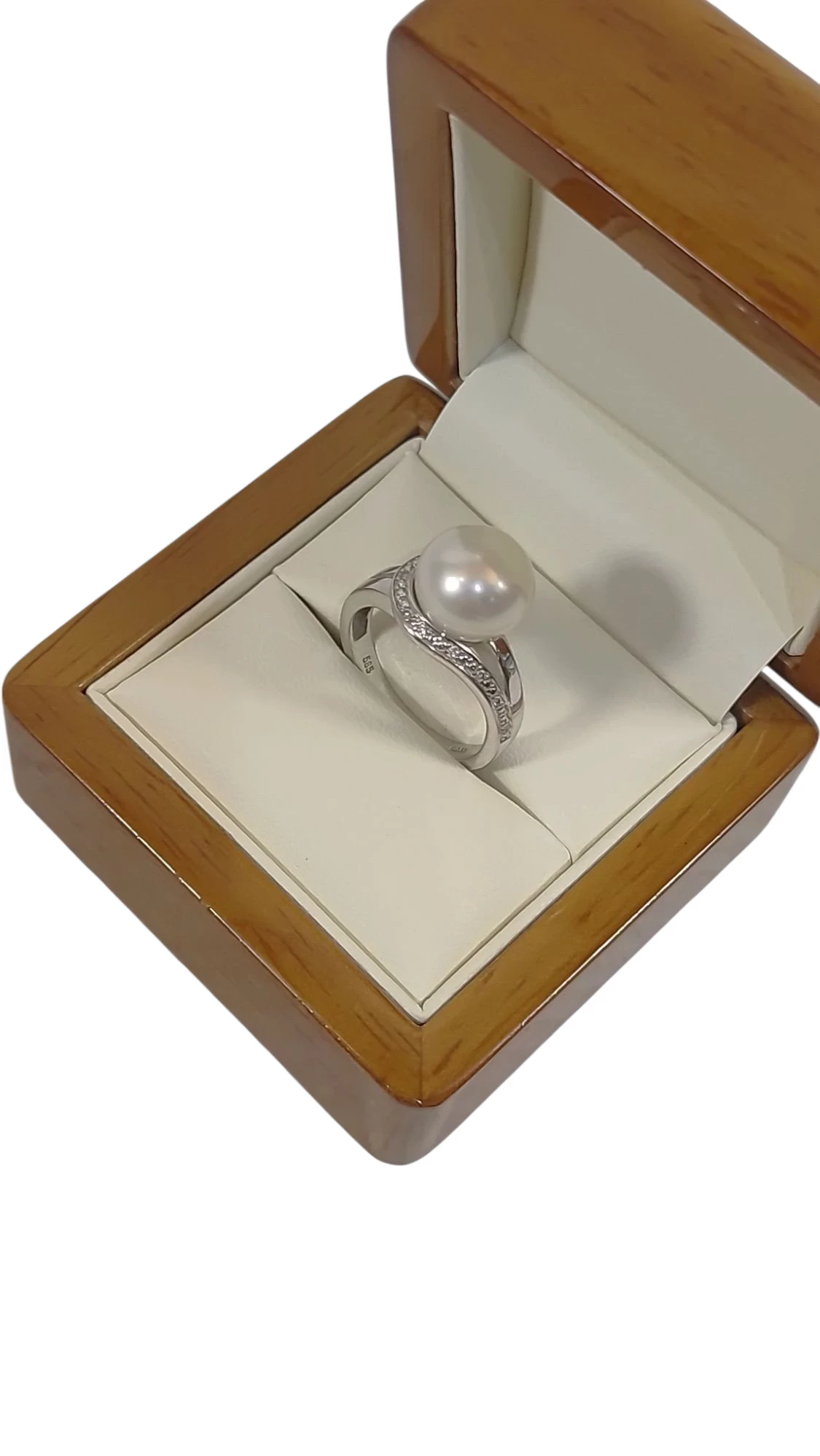 pierscionek-biale-zloto-z-diamentami-7szt-004ct-pr585-540g-r14-rodzaj-2205-2