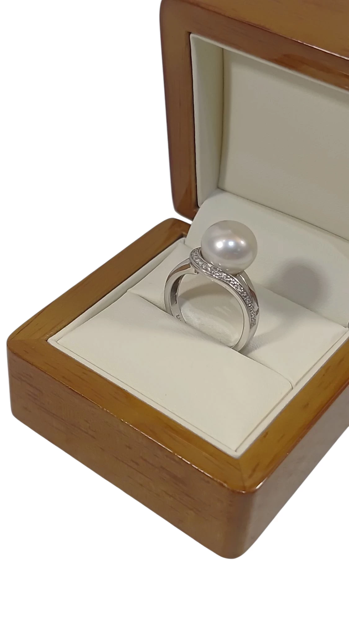 pierscionek-biale-zloto-z-diamentami-7szt-004ct-pr585-540g-r14-ean-gtin-5904764684689