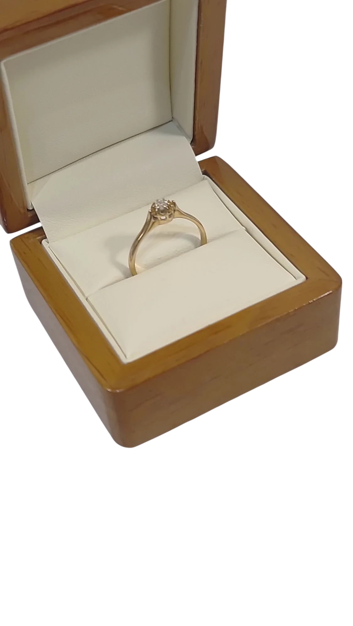 pierscionek-z-diamentem-1szt-010ct-pr585-163g-r14-ean-gtin-4055833390879