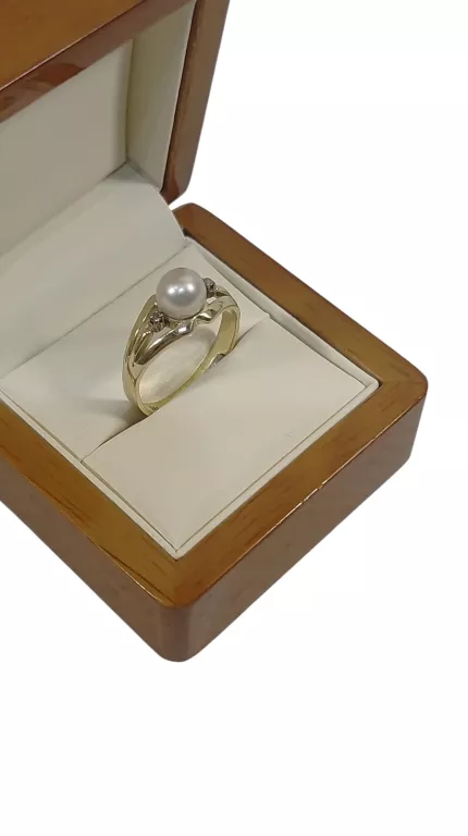 PIERŚCIONEK Z PERŁĄ I DIAMENTAMI 2SZT 0,04CT PR.585 5,27G R:22