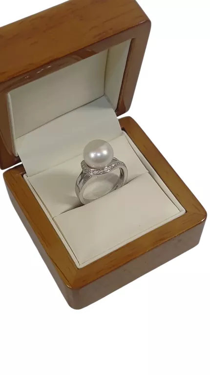 PIERŚCIONEK BIAŁE ZŁOTO Z DIAMENTAMI 7SZT 0,04CT PR585 5,40G R14