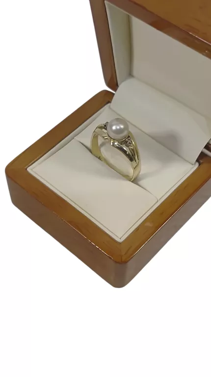 PIERŚCIONEK Z PERŁĄ I DIAMENTAMI 2SZT 0,04CT PR.585 5,27G R:22
