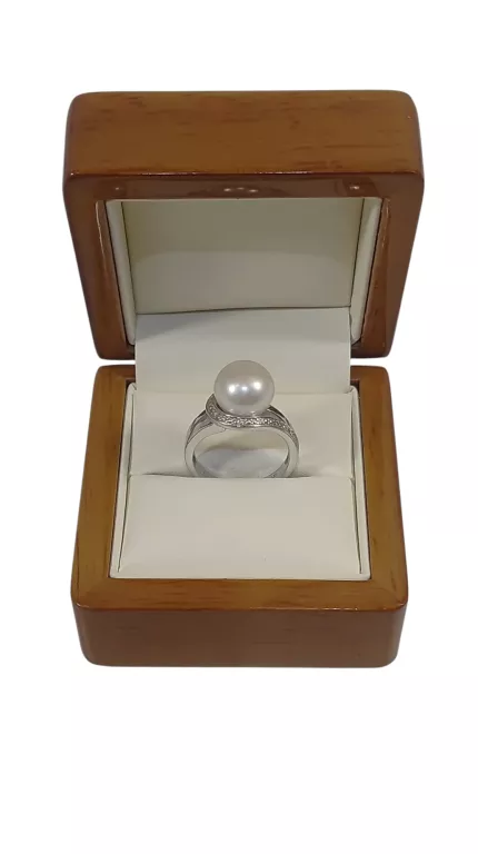 PIERŚCIONEK BIAŁE ZŁOTO Z DIAMENTAMI 7SZT 0,04CT PR585 5,40G R14