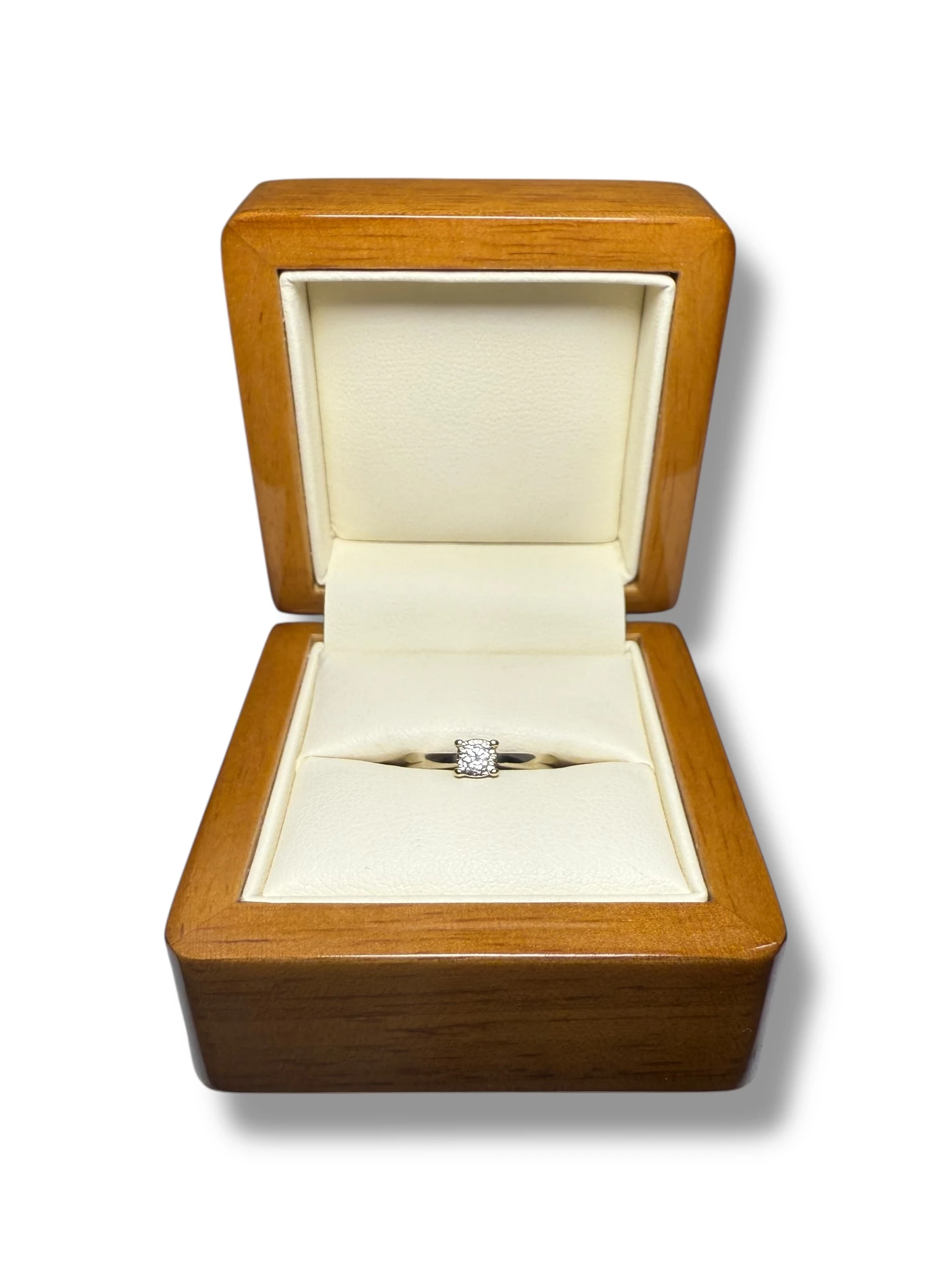 piekny-zloty-pierscionek-z-brylantem-213g585r10-ean-gtin-4003318584145