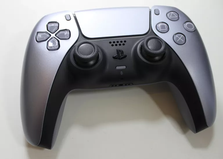 KONSOLA PS5 825GB CFI-1216A Z NAPĘDEM + PAD + 1TB M2