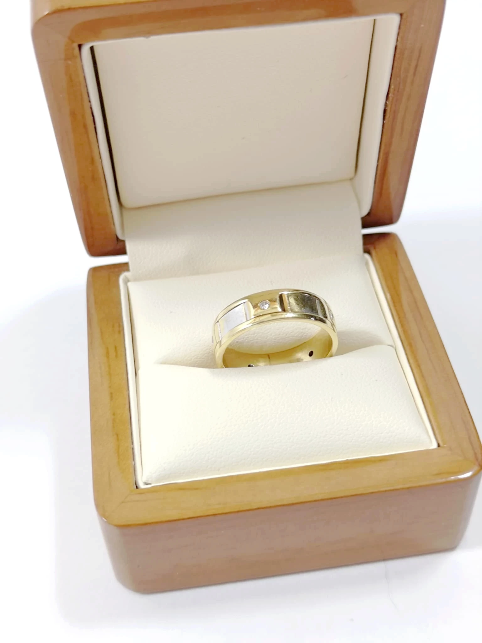 obraczka-z-5-brylantami-008ct-750-526g-r14-stan-11323-2