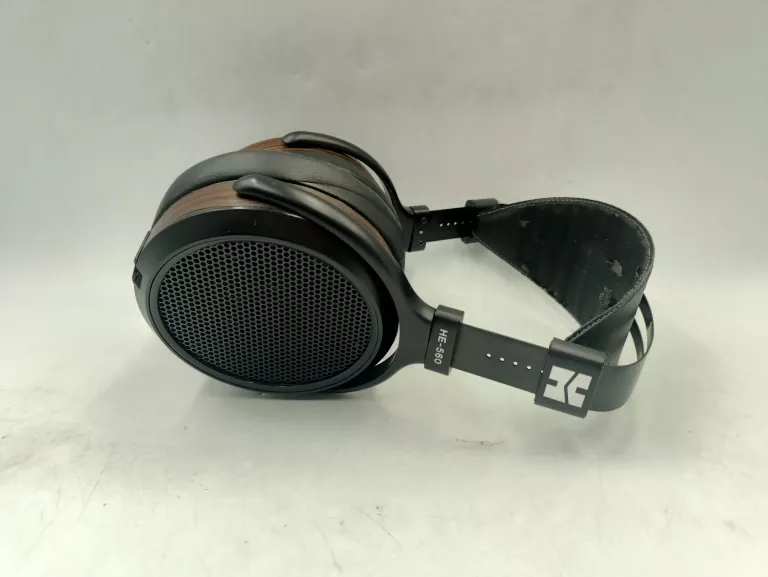 SŁUCHAWKI HIFIMAN HE-560 PUDEŁKO