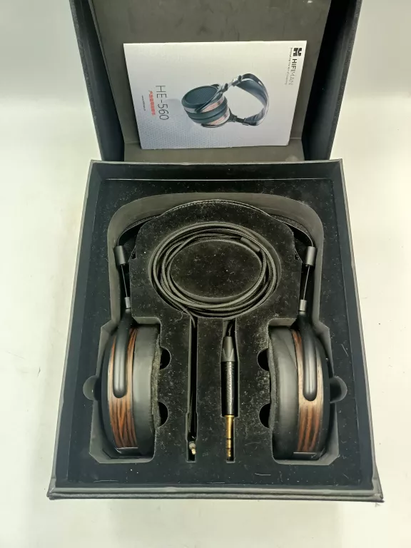 SŁUCHAWKI HIFIMAN HE-560 PUDEŁKO