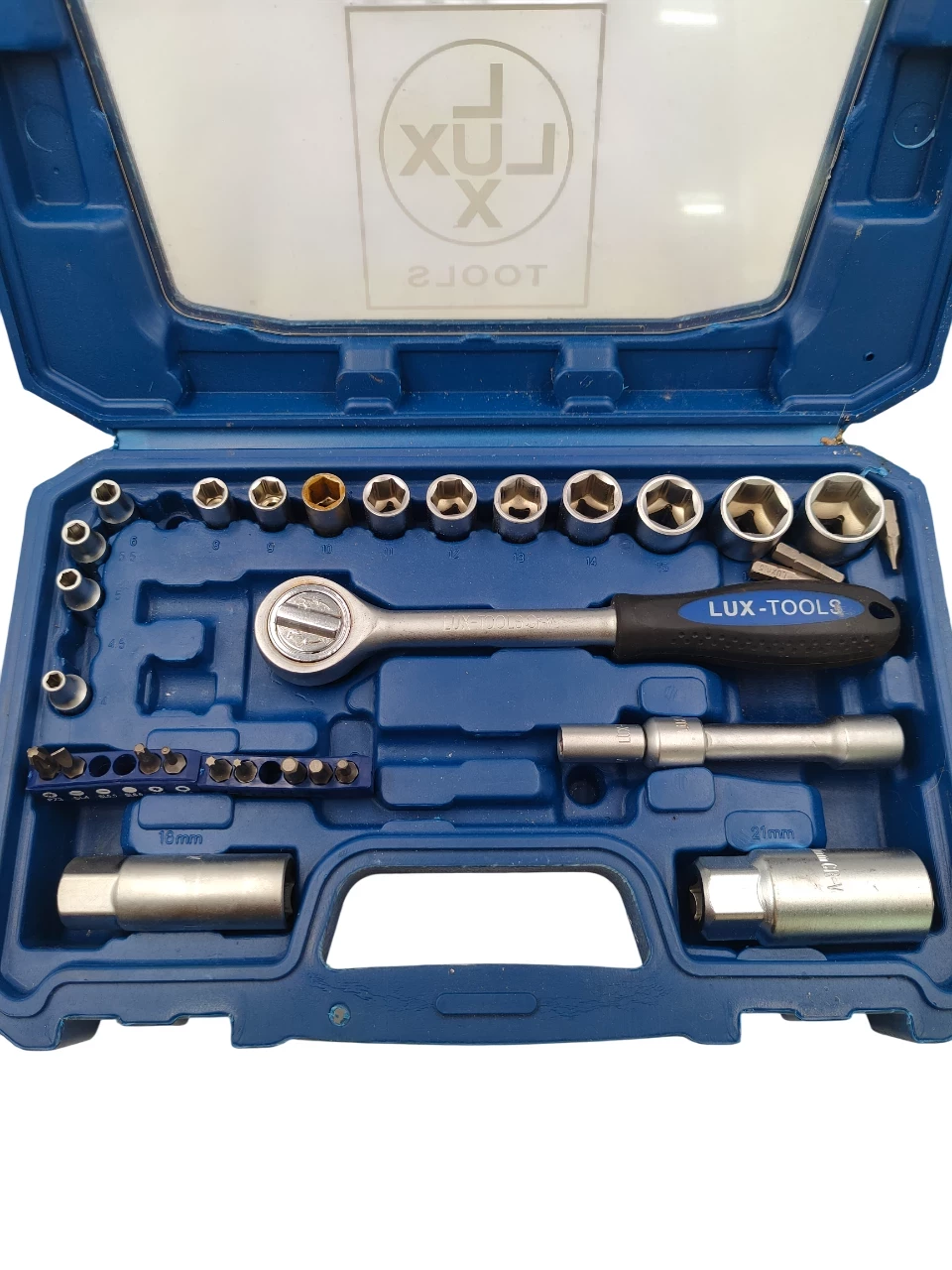 zestaw-narzedzi-lux-tools-klucz-grzechotka-i-nasadki-ean-gtin-4007875456716