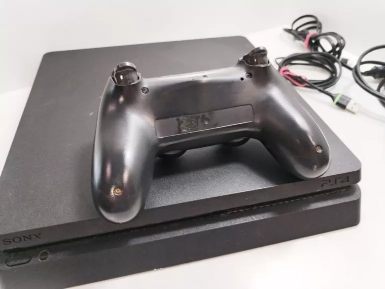 KONSOLA PS4 SLIM + PAD