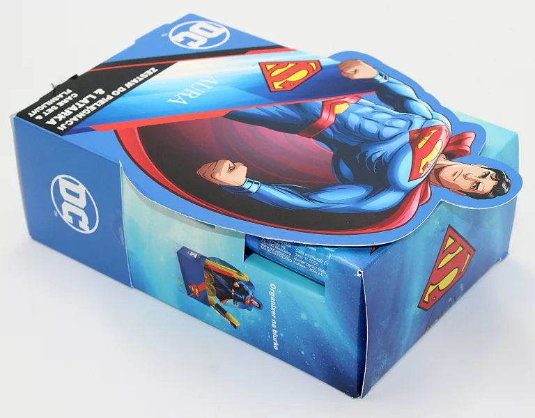 zestaw-do-pielegnacji-ciala-i-ust-superman-z-latarka-marka-248811-1949172