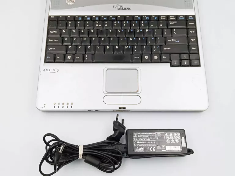 LAPTOP RETRO SIMENS FUJITSU AMILO K7600 WINDOWS XP PROFFESIONAL + ZASILACZ