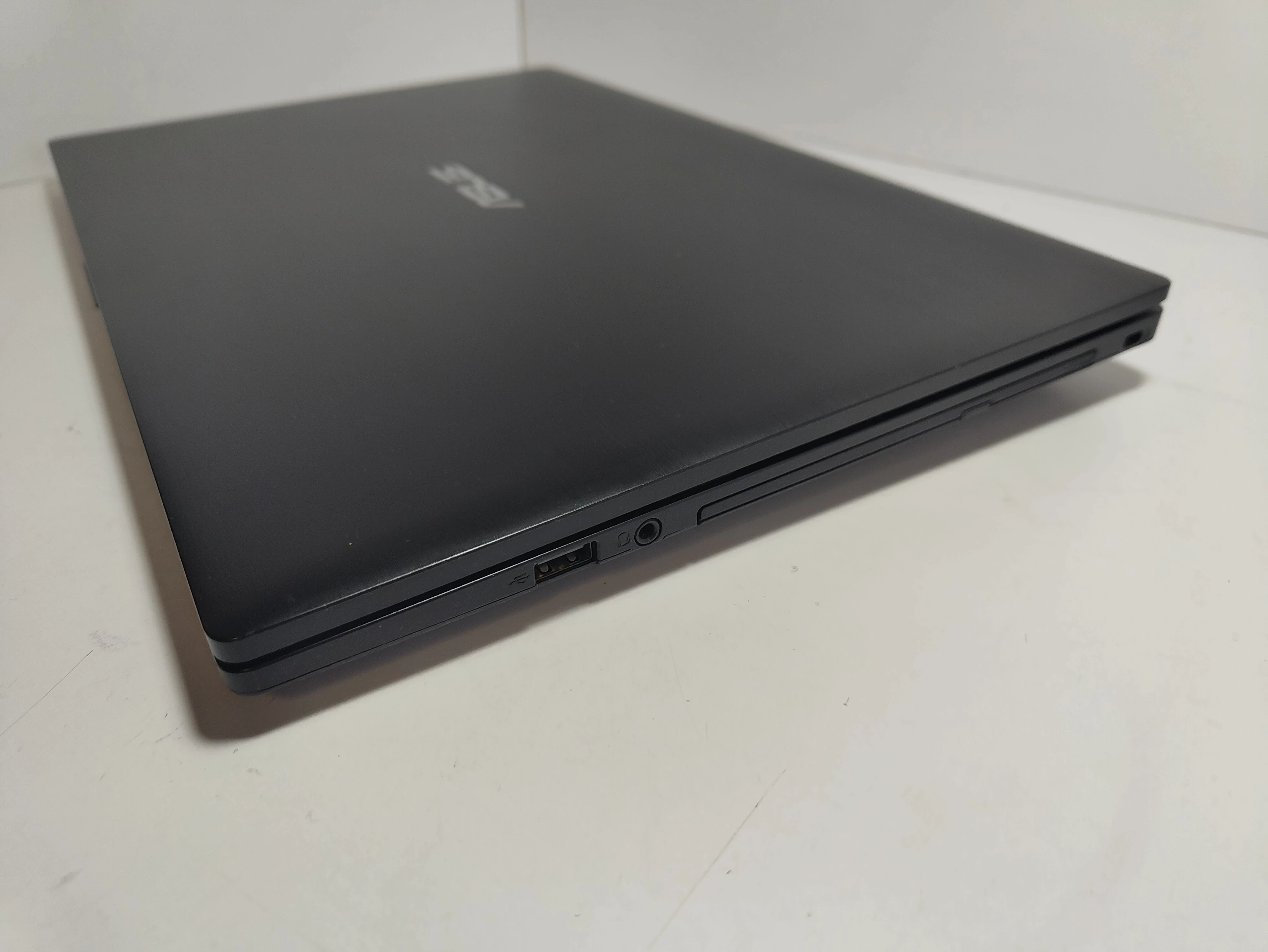 laptop-asus-pro-p2520la-i78gb1tb-przekatna-ekranu-1560