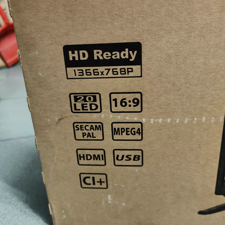 TELEWIZOR SMART TECH LE-2019DTCS 20" W KARTONIE