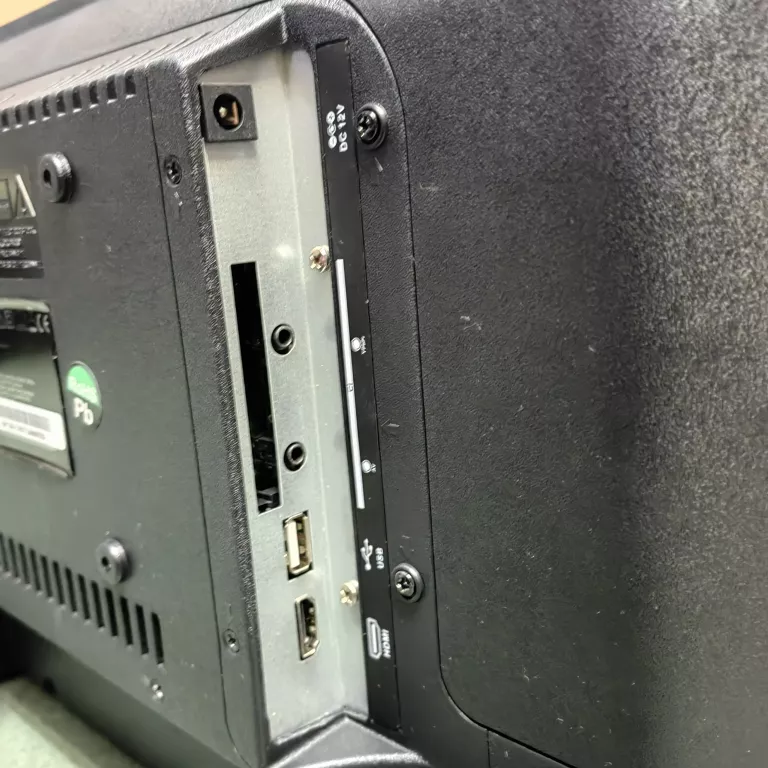 TELEWIZOR SMART TECH LE-2019DTCS 20" W KARTONIE