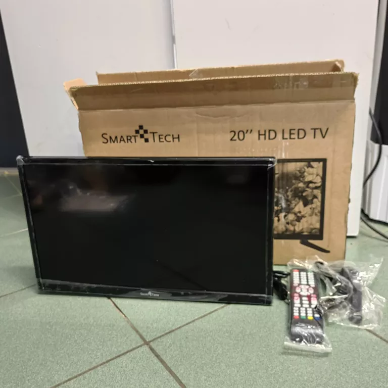 TELEWIZOR SMART TECH LE-2019DTCS 20" W KARTONIE