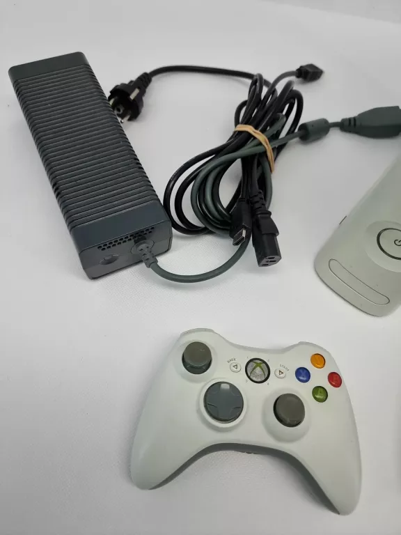 KONSOLA XBOX 360 60GB