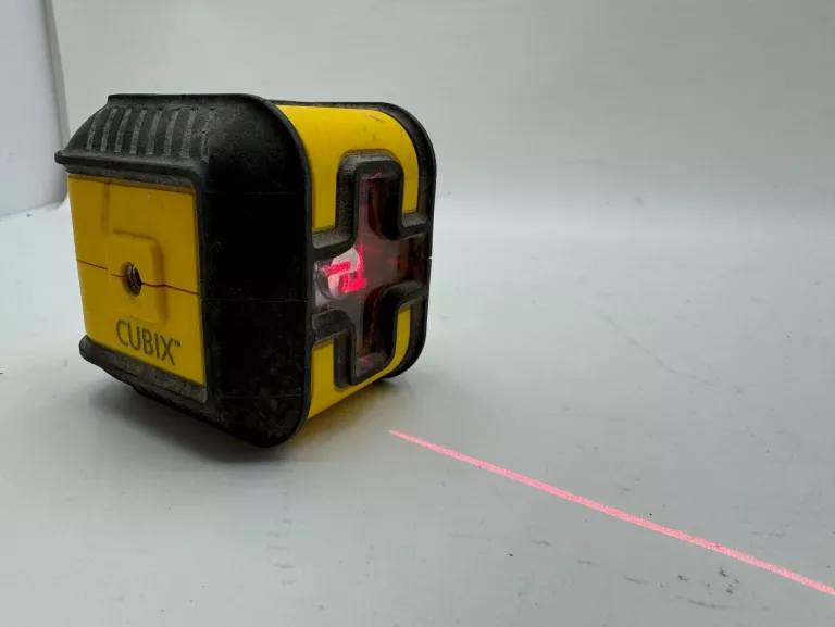 LASER KRZYŻOWY STANLEY CUBIX STHT77498 1