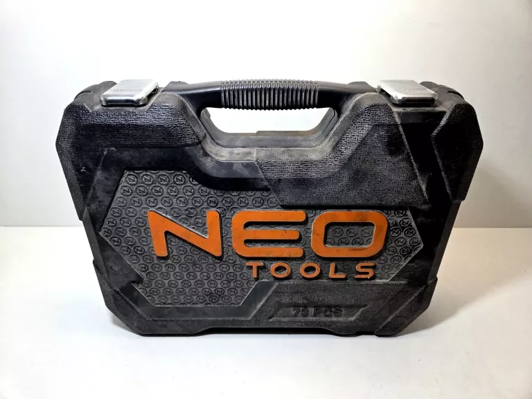 ZESTAW KLUCZY NASADOWYCH NEO TOOLS 73 ELE.