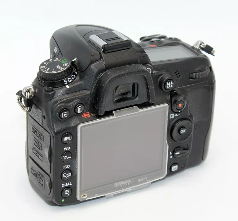 lustrzanka-nikon-d7000-korpus-162-mpix-cmos-rozdzielczosc-1600