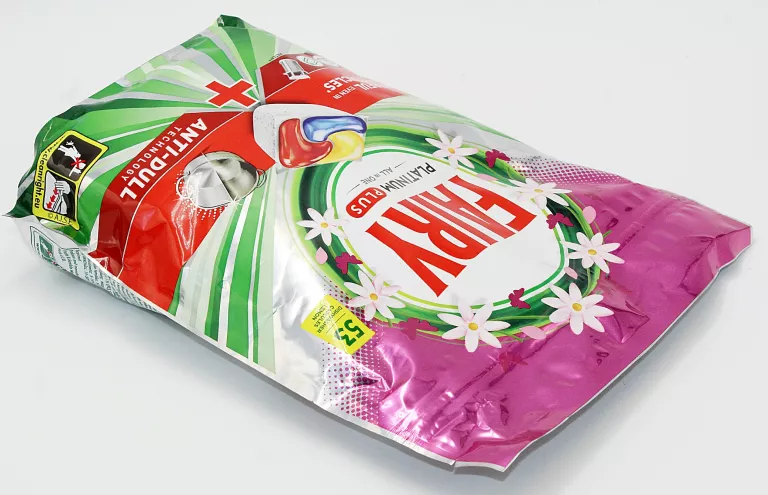 KAPSUŁKI DO ZMYWARKI FAIRY PLATINUM PLUS ALL IN ONE 53SZT. LEMON