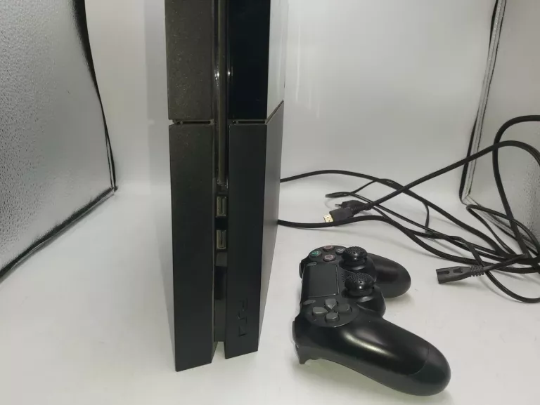 KONSOLA SONY PLAYSTATION 4 PS4 CUH-1116A 500GB + PAD