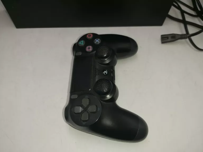 KONSOLA SONY PLAYSTATION 4 PS4 CUH-1116A 500GB + PAD