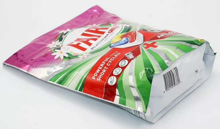 KAPSUŁKI DO ZMYWARKI FAIRY PLATINUM PLUS ALL IN ONE 53SZT. LEMON
