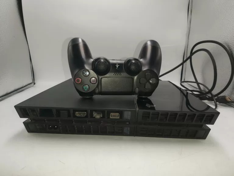KONSOLA SONY PLAYSTATION 4 PS4 CUH-1116A 500GB + PAD