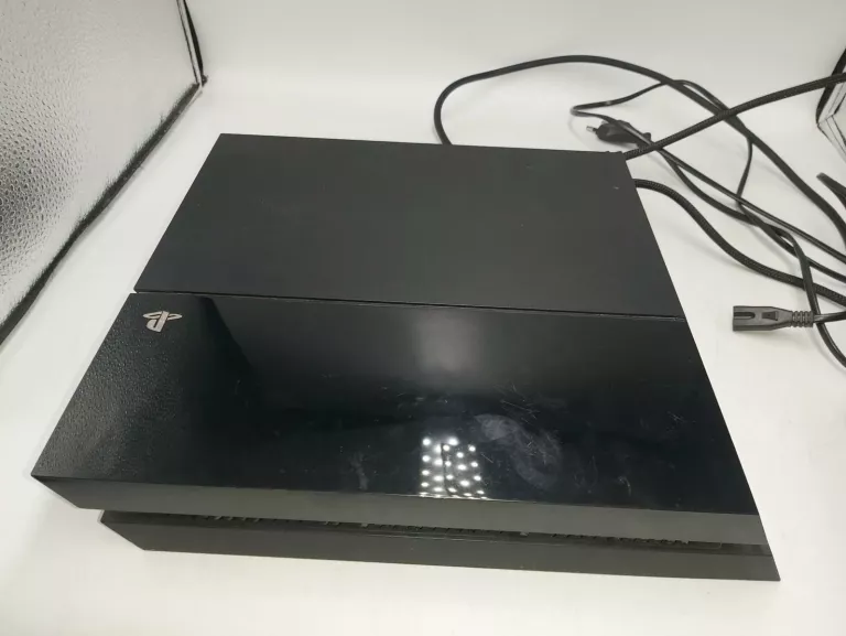 KONSOLA SONY PLAYSTATION 4 PS4 CUH-1116A 500GB + PAD