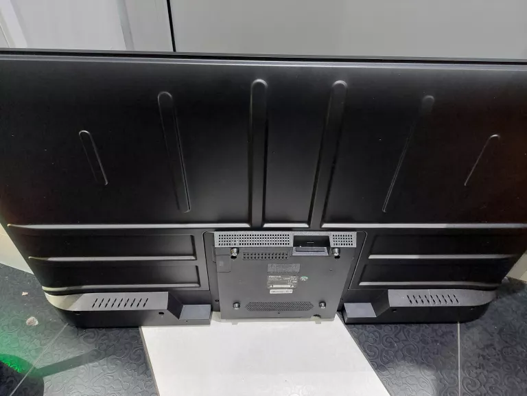 TELEWIZOR MANTA 50LU123E KOMPLET