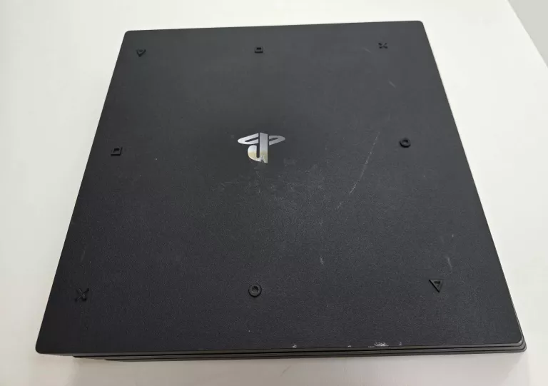 KONSOLA PLAYSTATION 4 PRO 1TB + 2 PADY