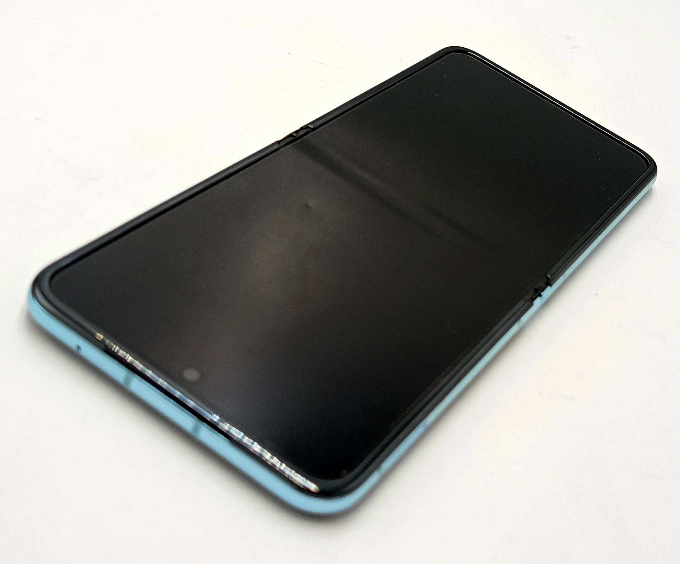 telefon-motorola-razr-40-ultra-8256-polecamy-kod-producenta-pax40013se