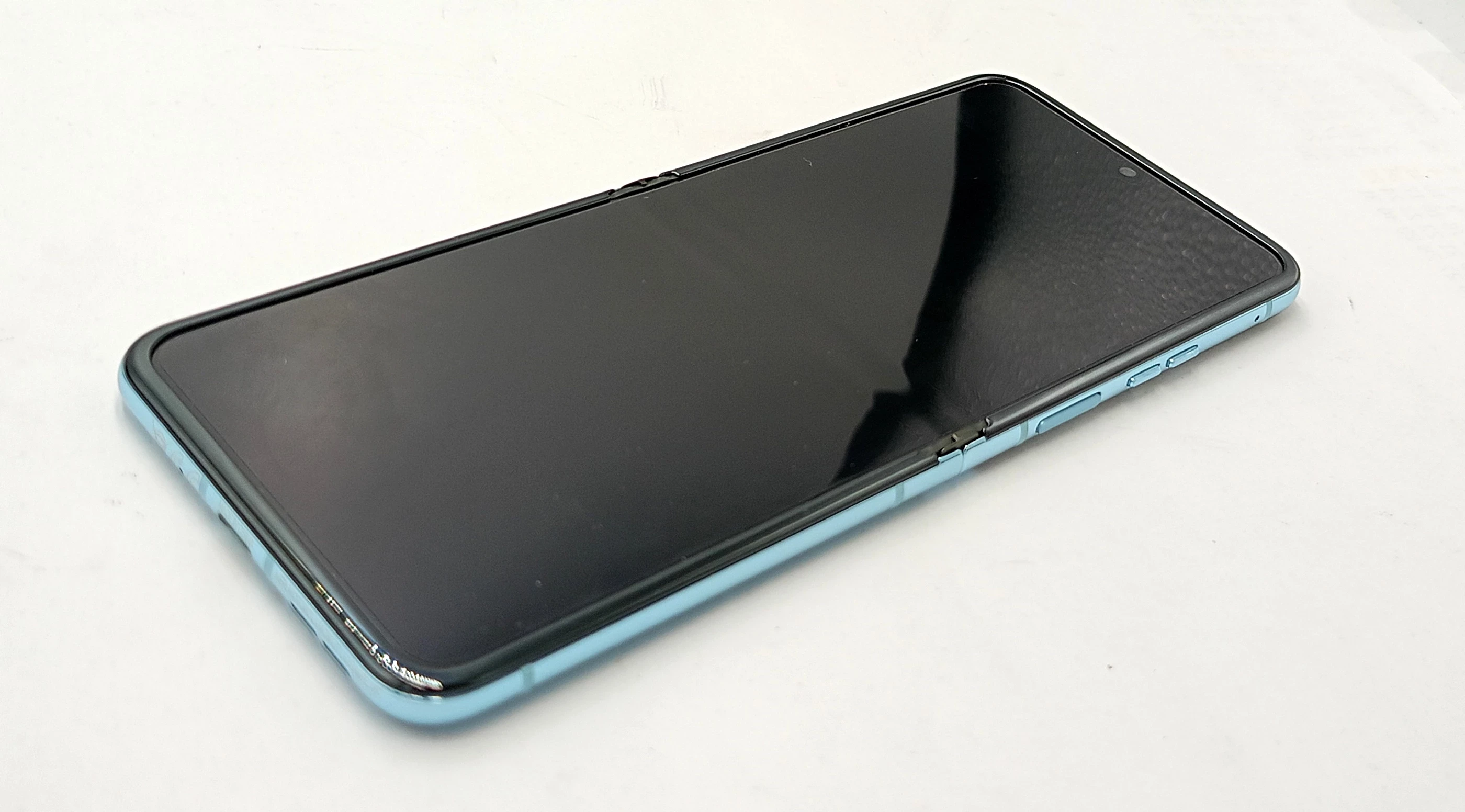 telefon-motorola-razr-40-ultra-8256-polecamy-stan-11323-2