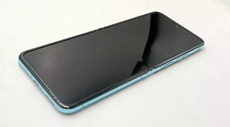 telefon-motorola-razr-40-ultra-8256-polecamy-stan-11323-2