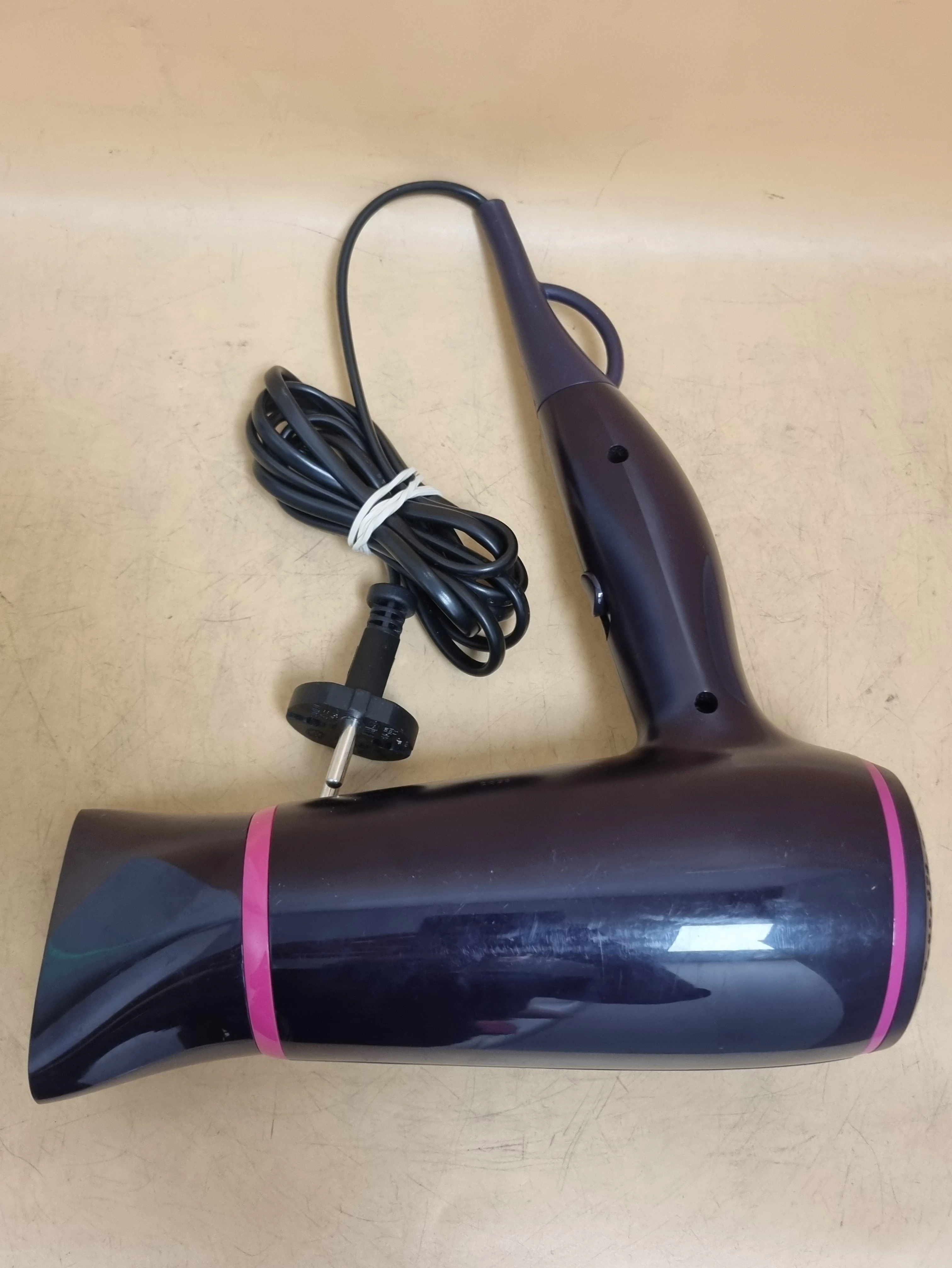 suszarka-philips-essential-care-compact-1600w-liczba-zakresow-temperatury-3