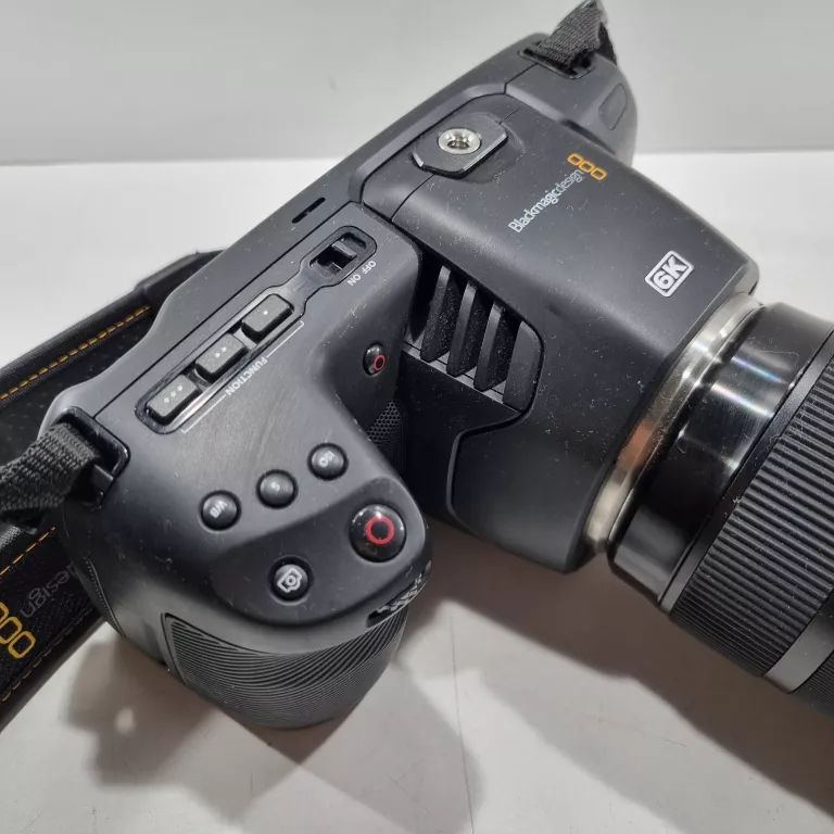 KAMERA BLACKMAGIC POCKET CINEMA 6K + OBIEKTYW SIGMA 18-35MM + ŁAD