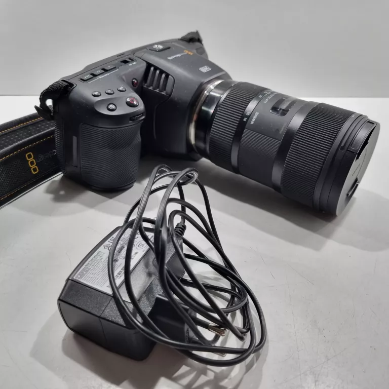 KAMERA BLACKMAGIC POCKET CINEMA 6K + OBIEKTYW SIGMA 18-35MM + ŁAD
