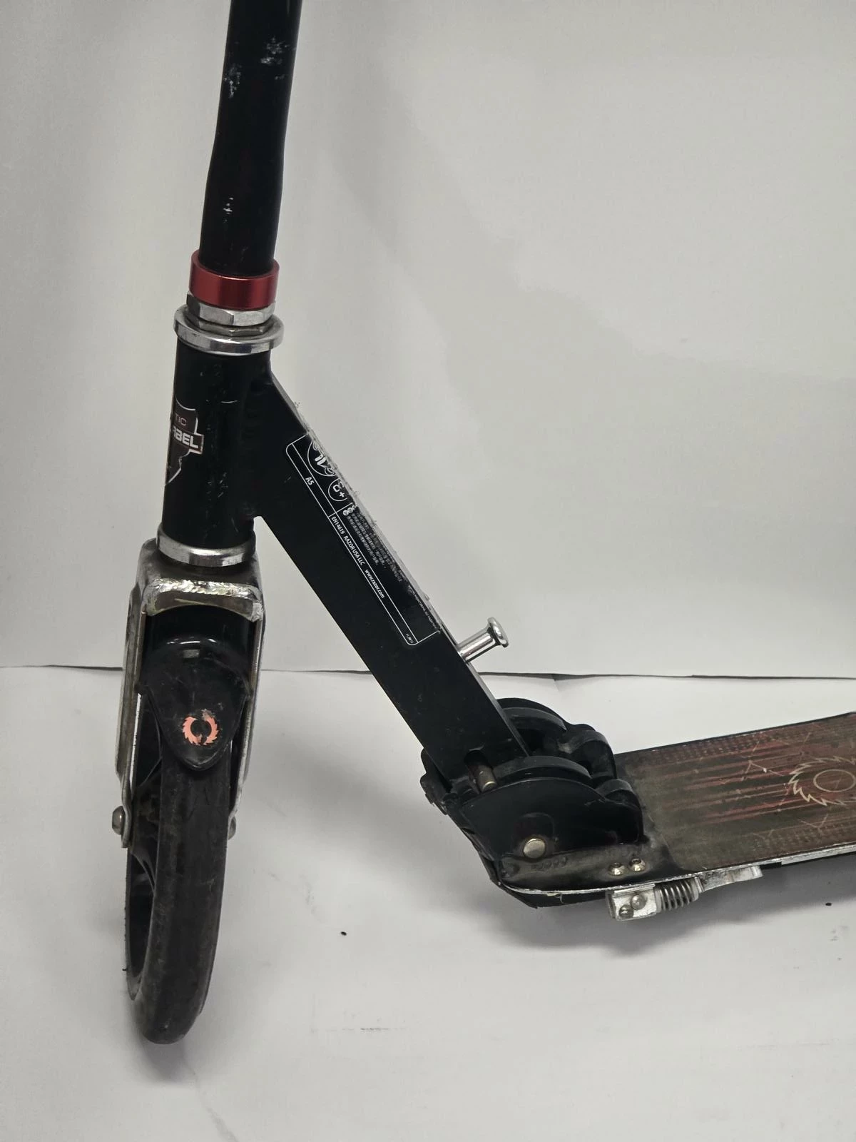 hulajnoga-razor-black-label-a5-czarna-model-a5-lux