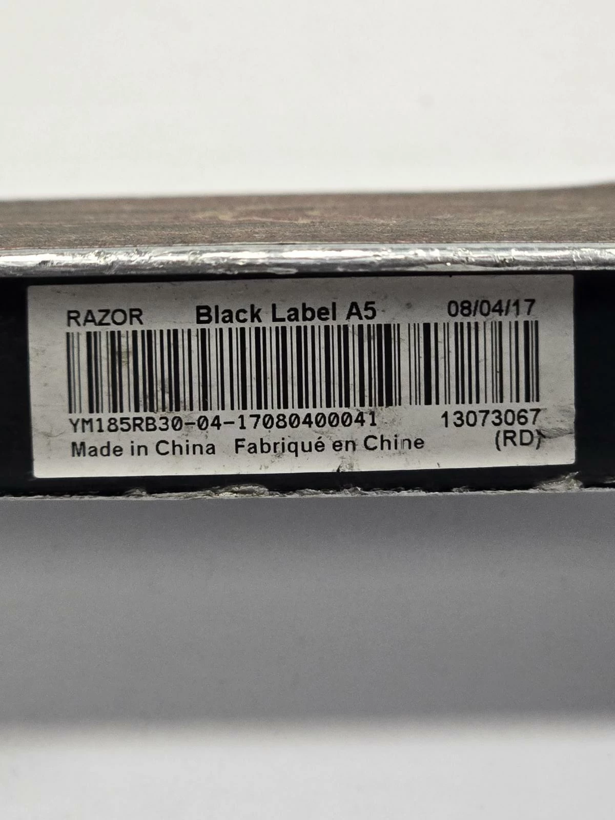 hulajnoga-razor-black-label-a5-czarna-waga-400