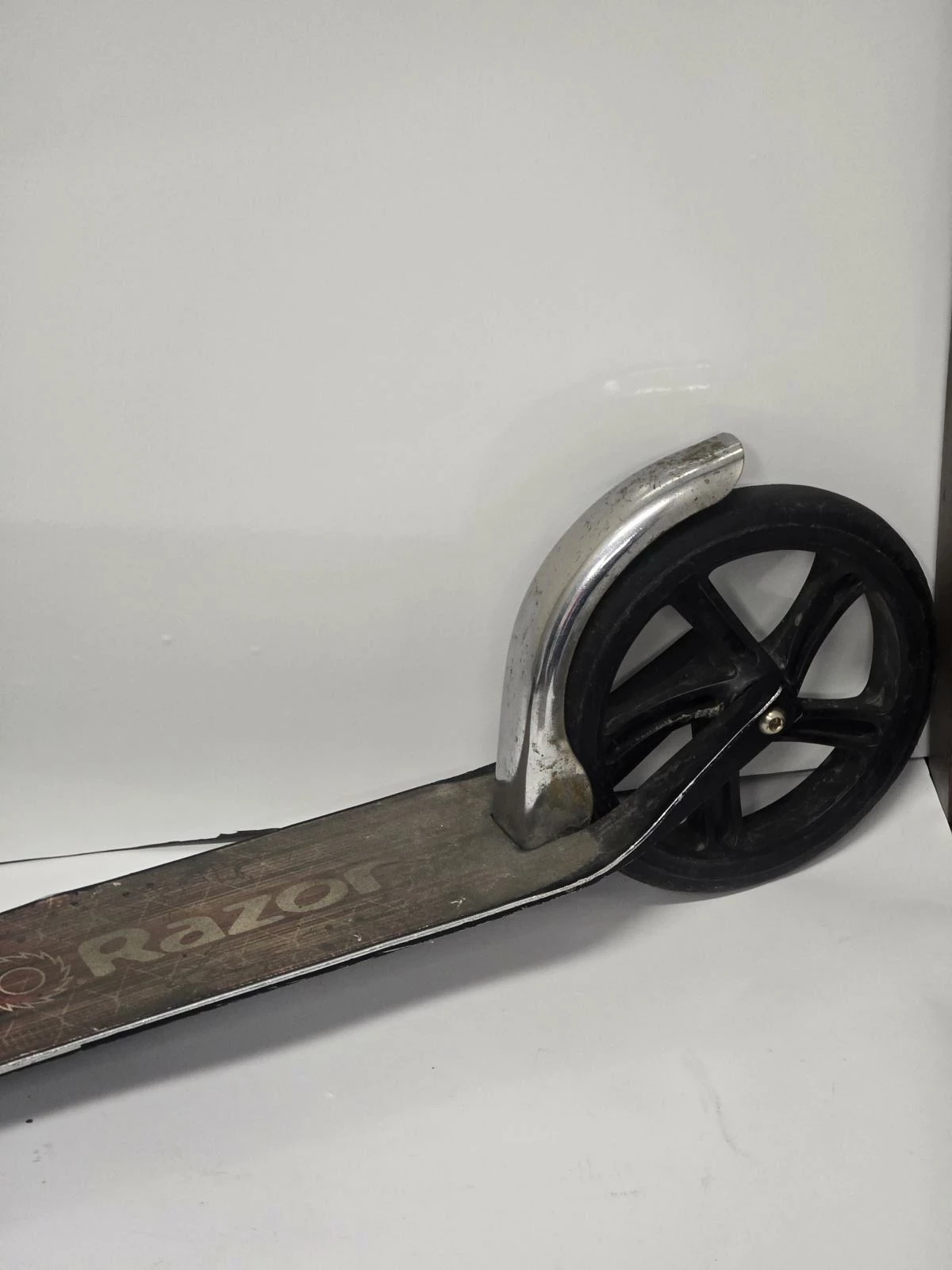 hulajnoga-razor-black-label-a5-czarna-marka-248811-1953721