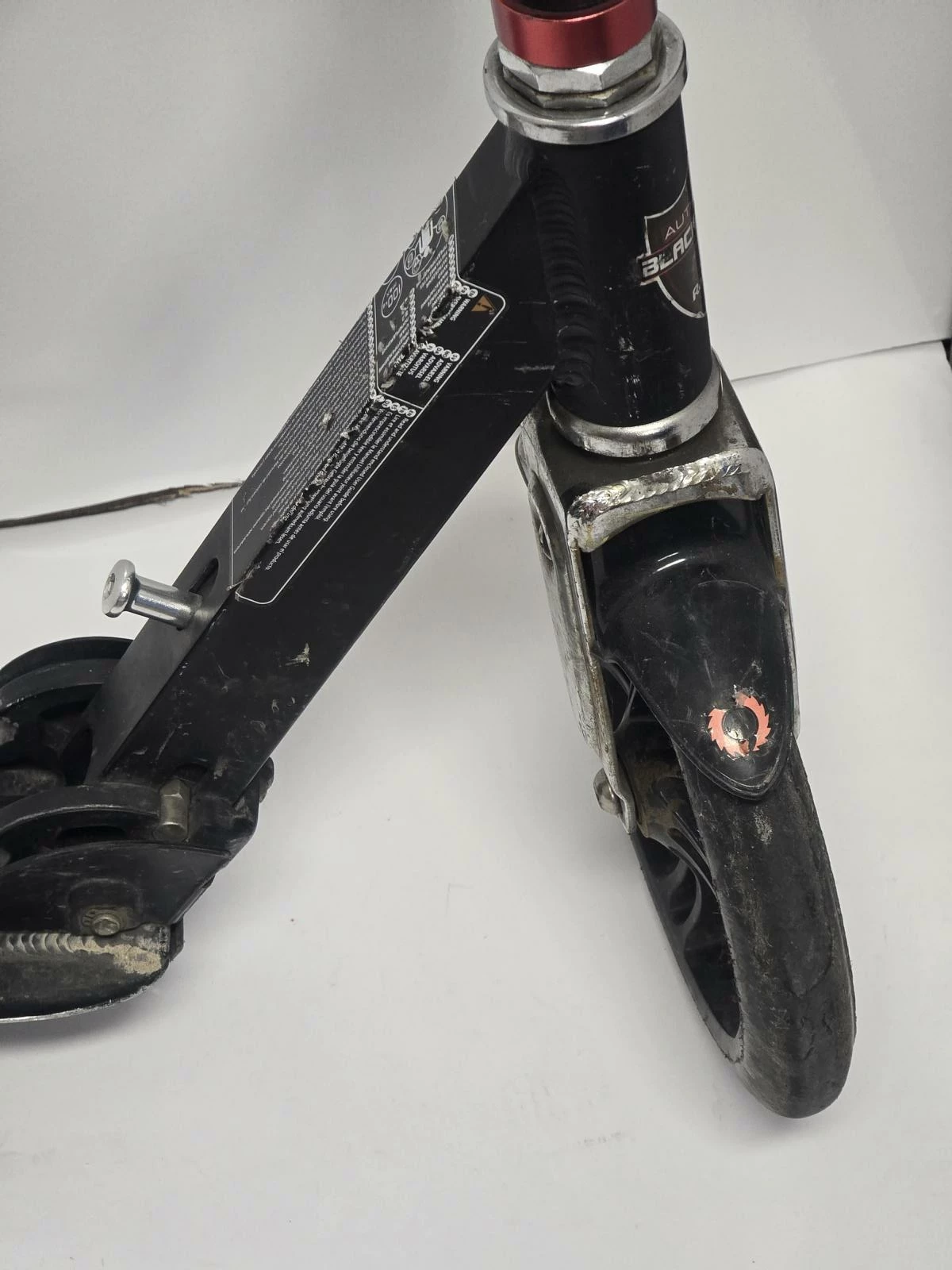 hulajnoga-razor-black-label-a5-czarna-liczba-kol-227025-318605