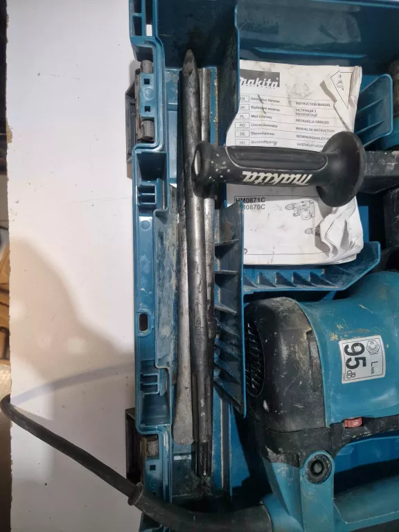 MAKITA MŁOT UDAROWY KUJĄCY WYBURZENIOWY SDS-MAX 7,6J HM0871C + WALIZKA