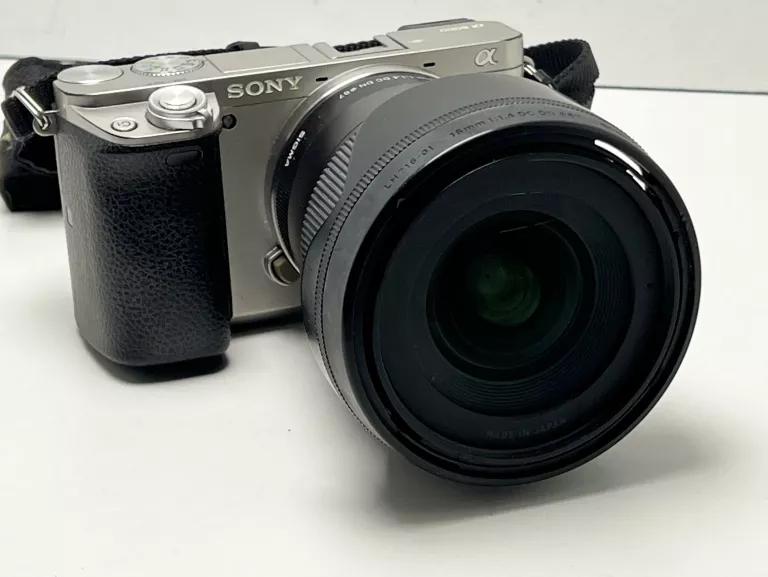 APARAT SONY A6000 + OBIEKTYW SIGMA 16MM F/1.4 DC DN